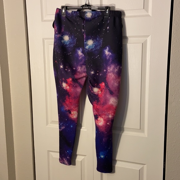 Gorgeous sold out Torrid galaxy scuba leggings - Picture 6 of 6